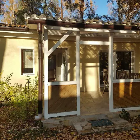 Gemutlicher Ferienbungalow Am Felsensee Bei