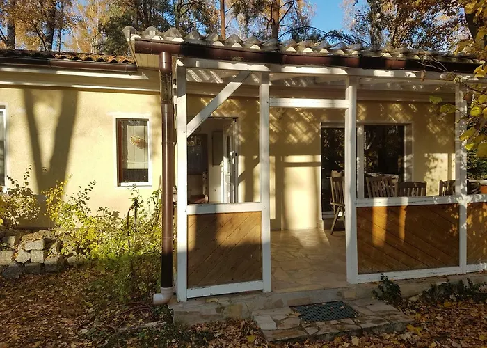 Gemutlicher Ferienbungalow Am Felsensee Bei